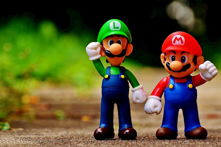 Spielerisch lernt es sich besser. Das wissen nicht nur Eltern und Pädagogen, sondern auch Kommunikatoren kennen das Prinzip der Gamification. Luigi und Mario von Super Mario